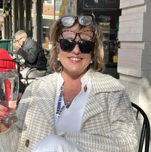 debz glasses cropped